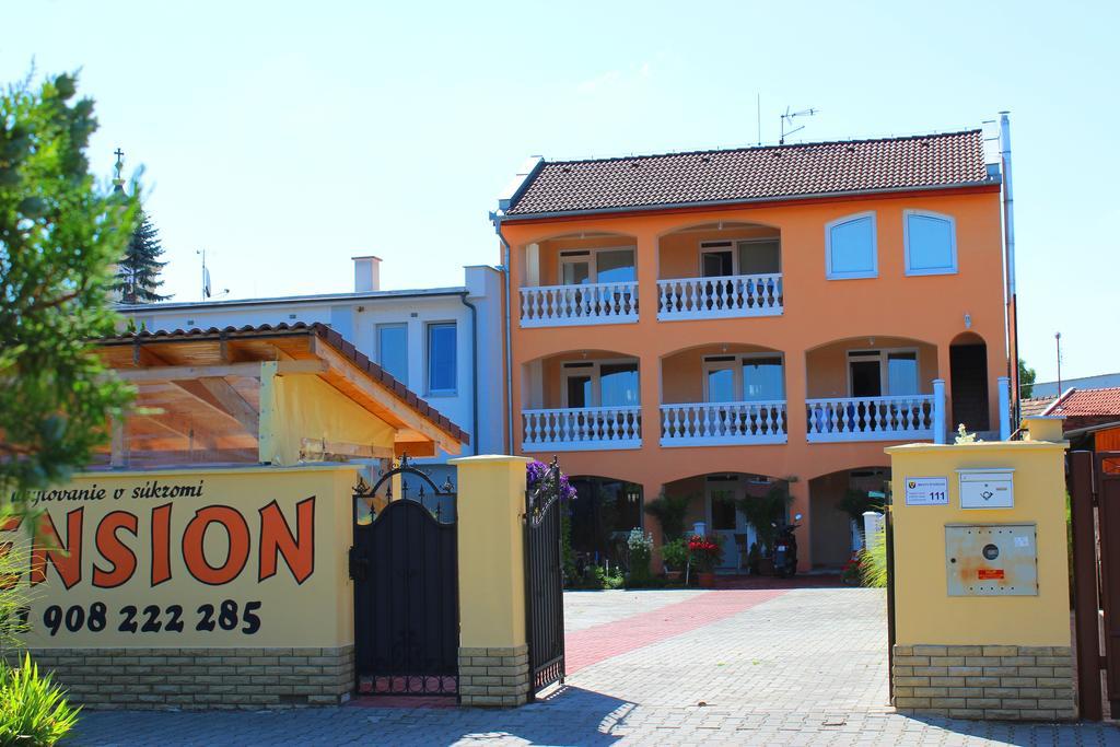 Studio Florida Sturovo Exterior photo