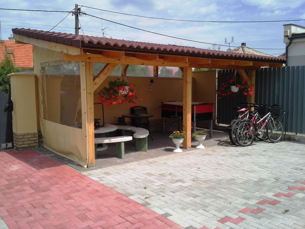 Studio Florida Sturovo Exterior photo