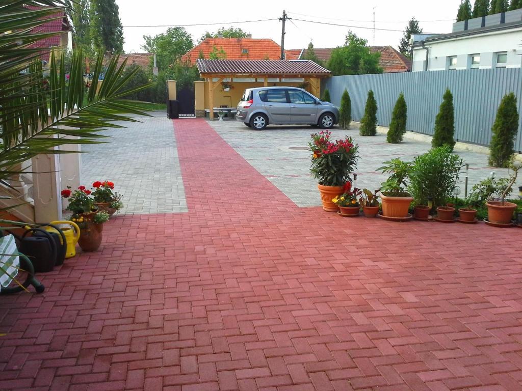 Studio Florida Sturovo Exterior photo